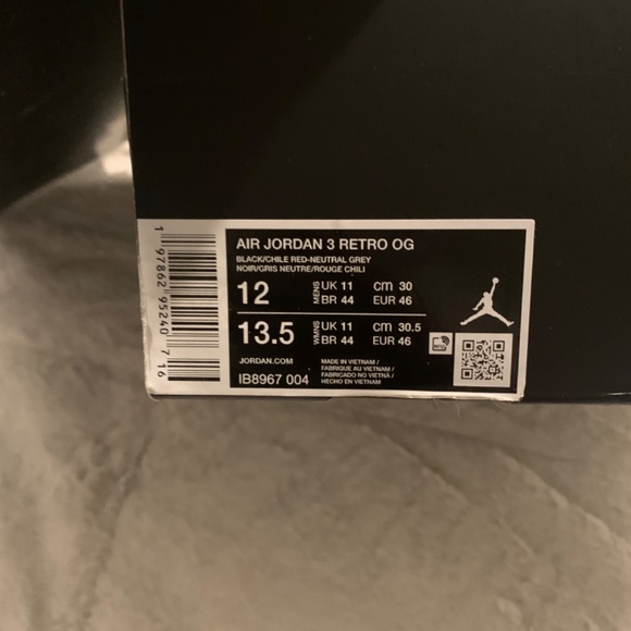 Deal goin on the air Jordan 3s !!! Get at me while you can - Picture 2 of 7